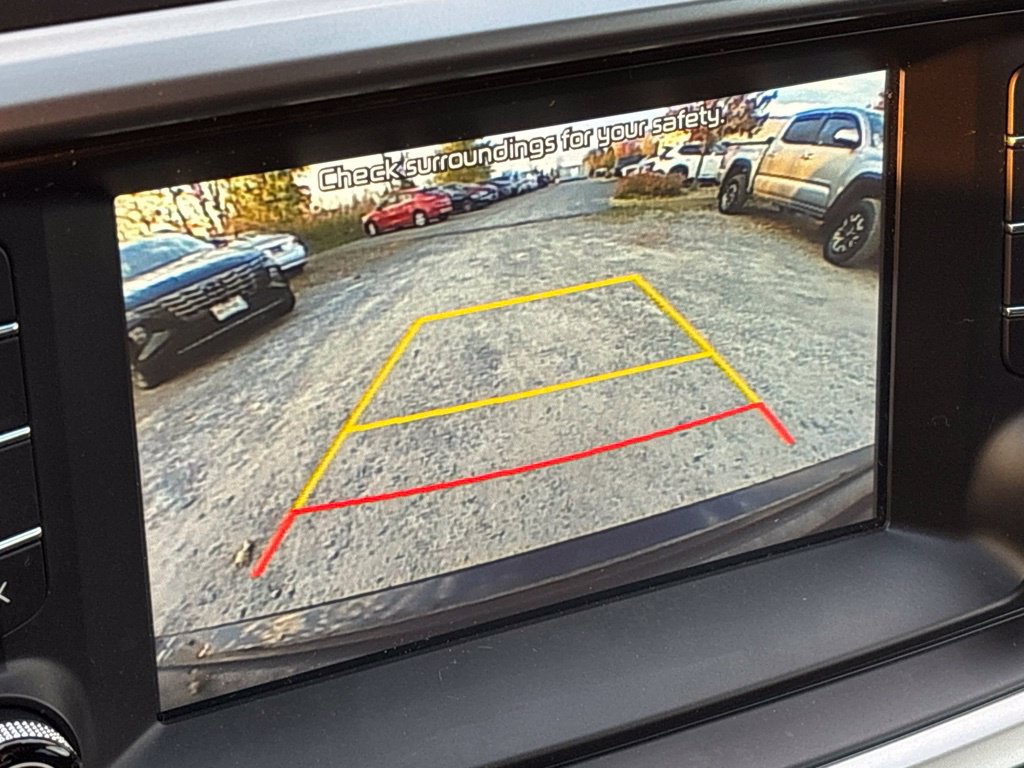 Used 2020 Kia Sorento LX FWD image 26