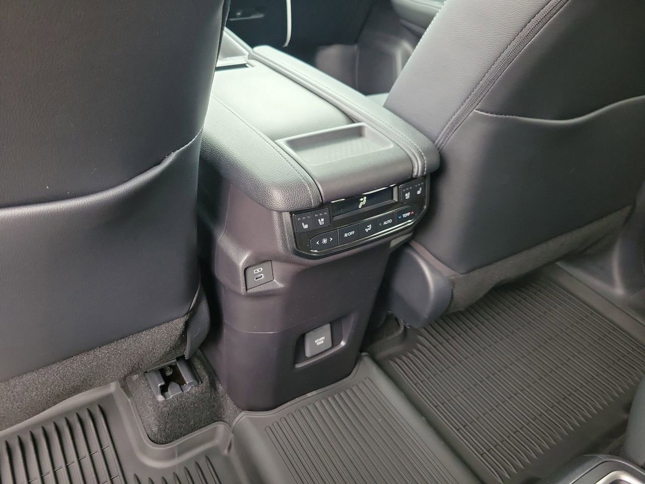 New 2026 Toyota Grand Highlander Platinum image 13