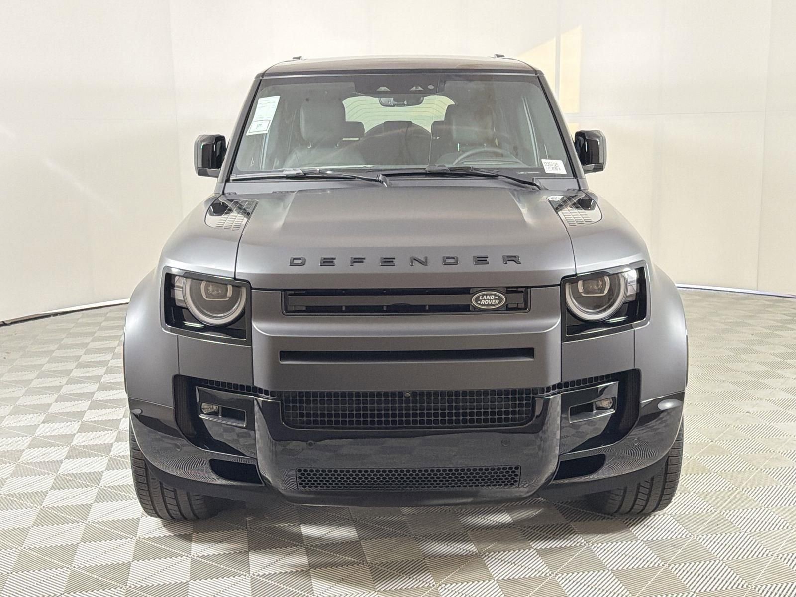 New 2026 Land Rover Defender 130 X-Dynamic SE image 8