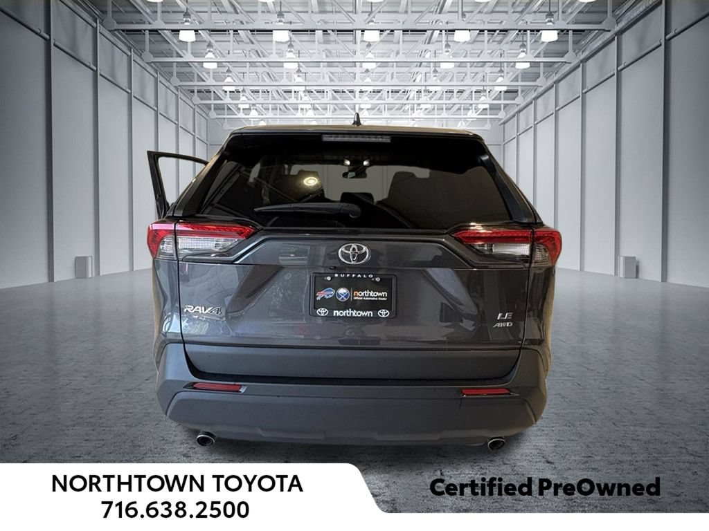 Used 2023 Toyota RAV4 LE AWD/4WD image 8