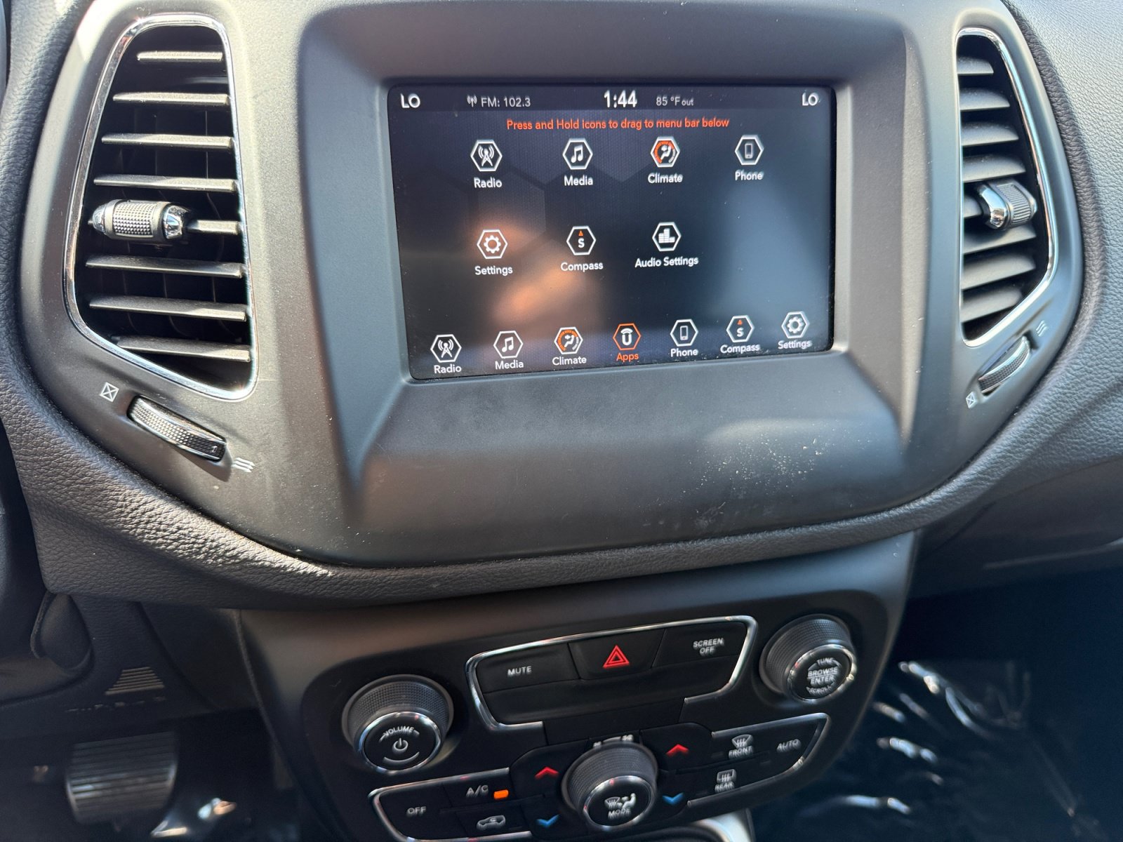 Used 2020 Jeep Compass Latitude FWD image 12