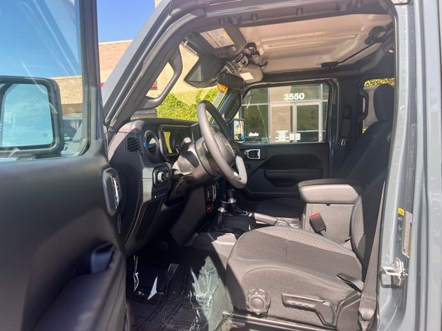 Used 2025 Jeep Wrangler Unlimited Rubicon 4xe w/ Convenience Group image 2