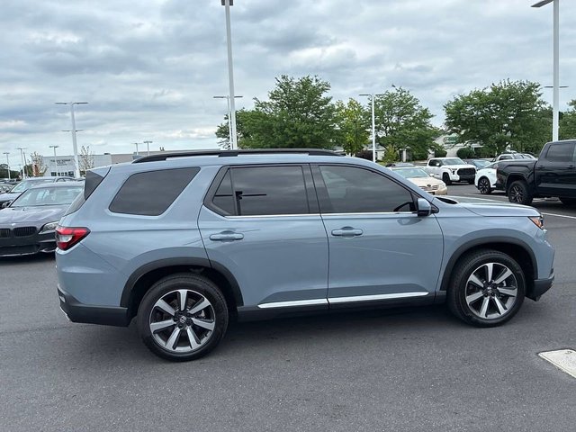 Used 2025 Honda Pilot Touring image 5