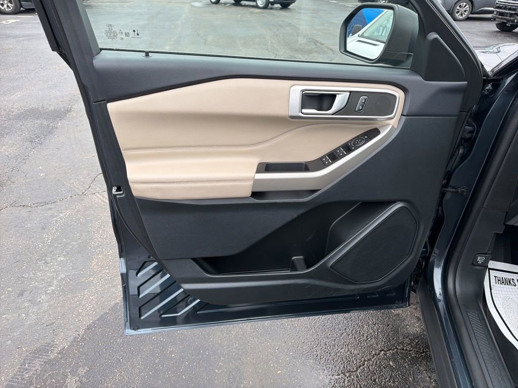 Used 2023 Ford Explorer XLT w/ Equipment Group 202A image 21