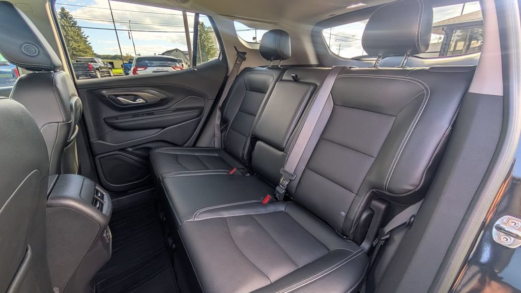 Used 2023 GMC Terrain SLT w/ Infotainment Package II AWD/4WD image 14