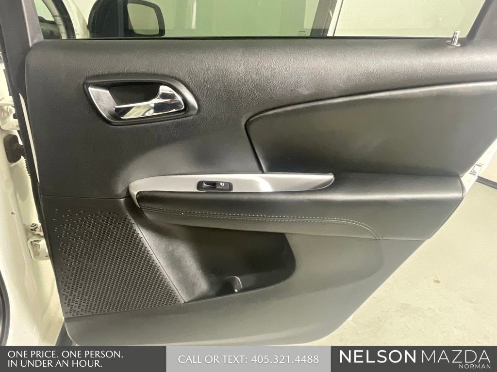 Used 2018 Dodge Journey SXT FWD image 22