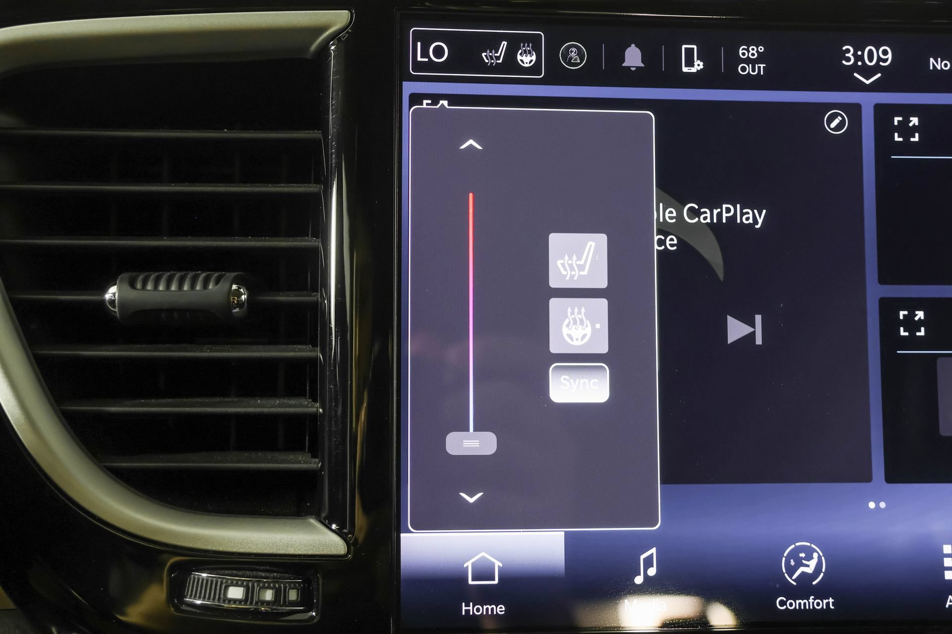 Used 2024 Chrysler Pacifica Touring-L FWD image 32