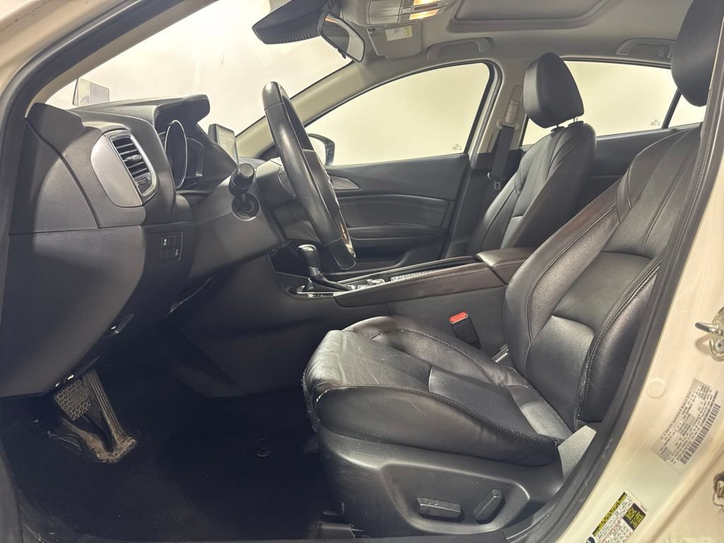 Used 2018 MAZDA MAZDA3 Grand Touring FWD image 19