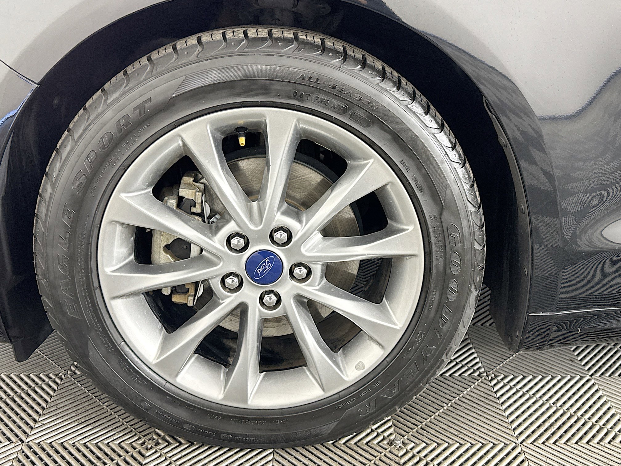 Used 2017 Ford Fusion SE image 37