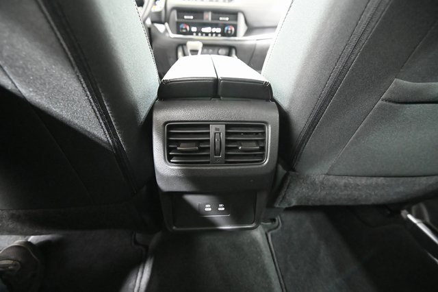 Used 2024 Nissan Rogue SV image 29