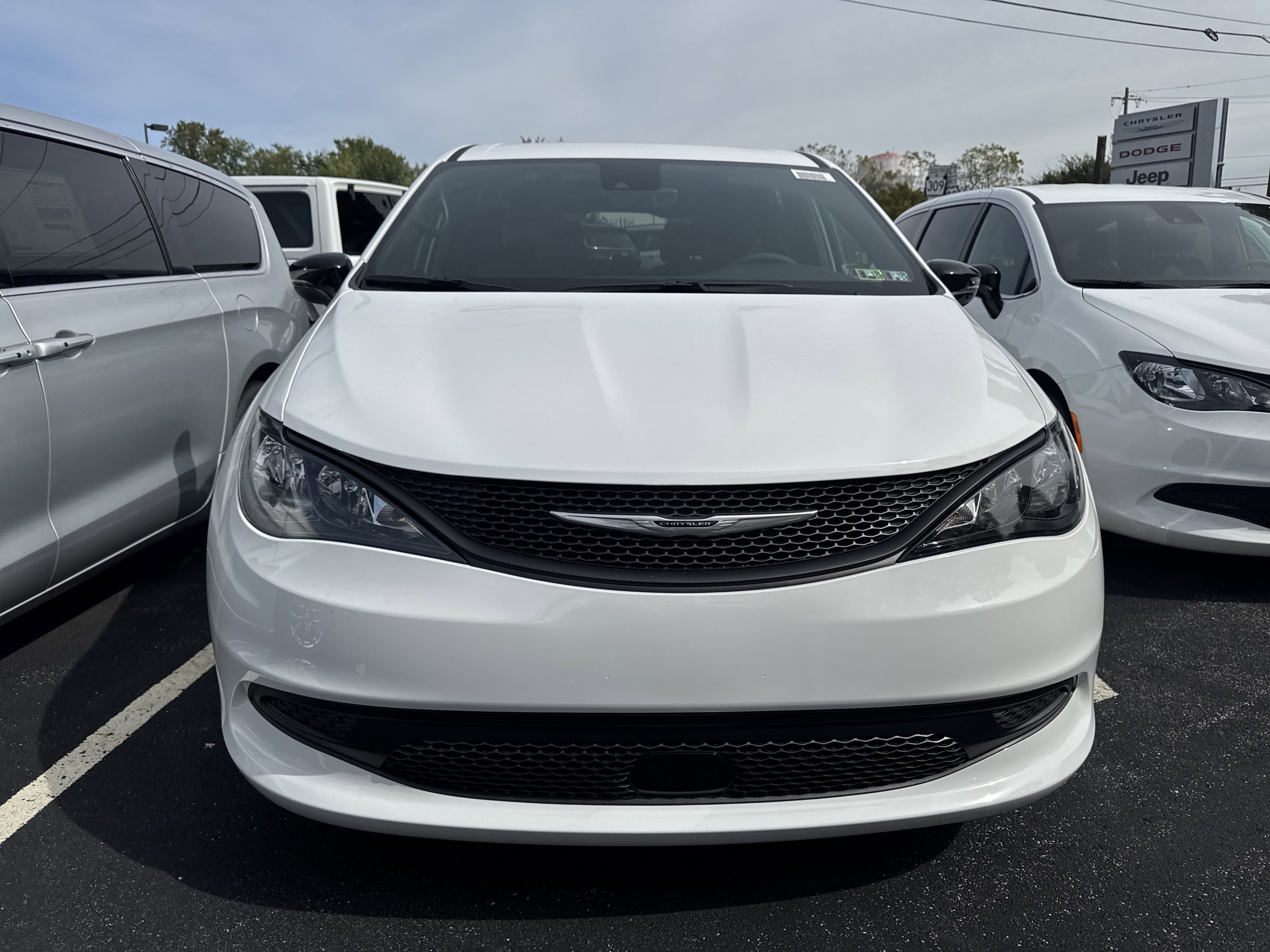 New 2026 Chrysler Voyager LX image 2