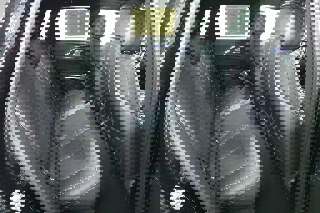 Used 2024 Cadillac Lyriq Luxury AWD/4WD image 31