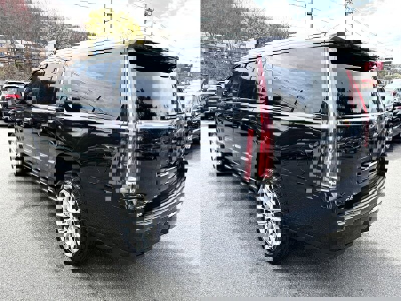 Used 2020 Cadillac Escalade ESV Premium Luxury image 7