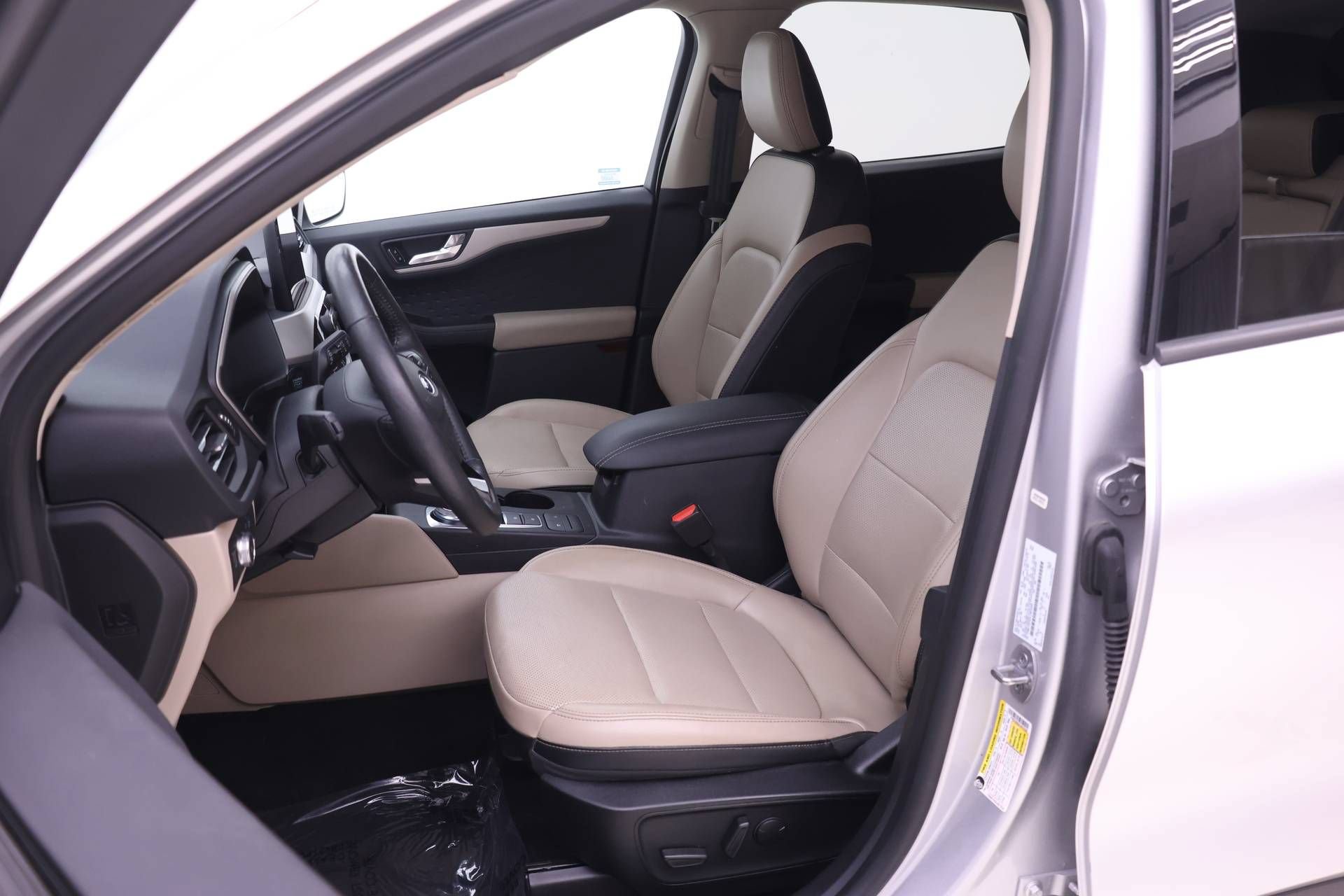 Used 2020 Ford Escape SEL FWD image 4
