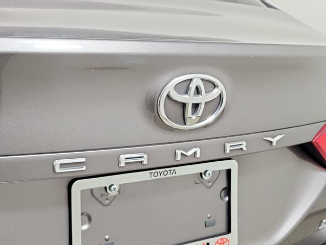 Used 2020 Toyota Camry LE FWD image 9