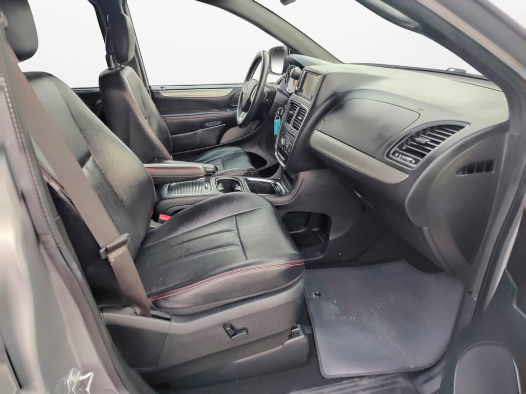 Used 2019 Dodge Grand Caravan GT image 24