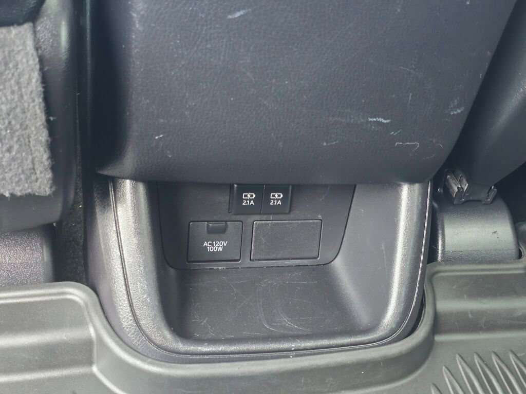 Used 2017 Toyota Highlander XLE AWD/4WD image 18