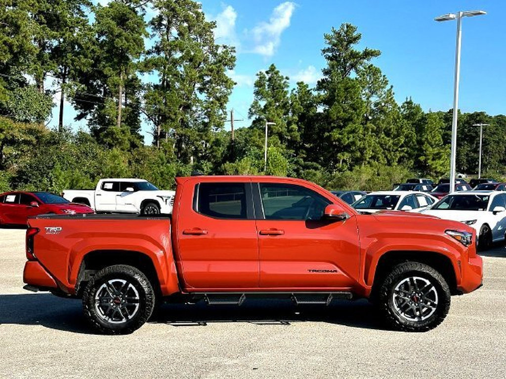Certified 2025 Toyota Tacoma TRD Sport AWD/4WD image 9