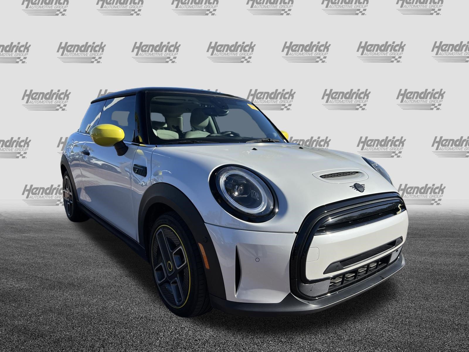 Used 2024 MINI Cooper SE FWD image 2