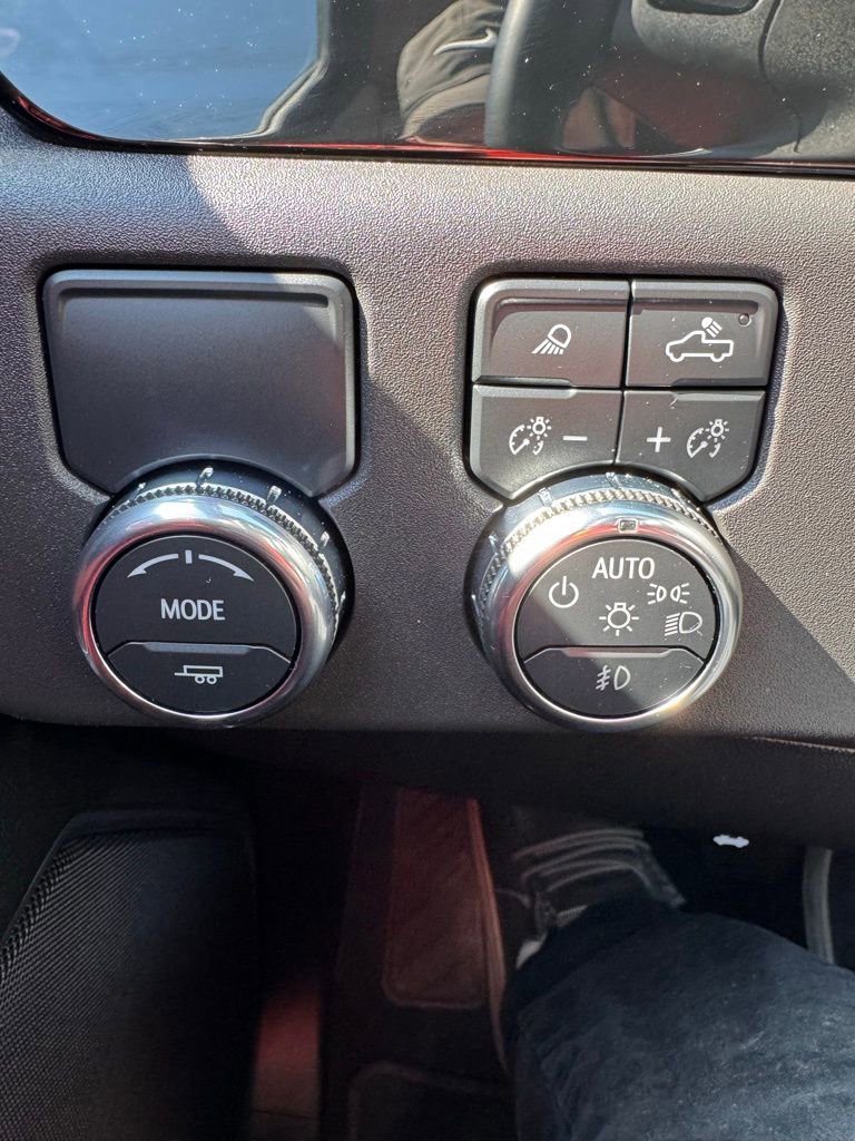 Used 2025 GMC Sierra 1500 SLT image 25