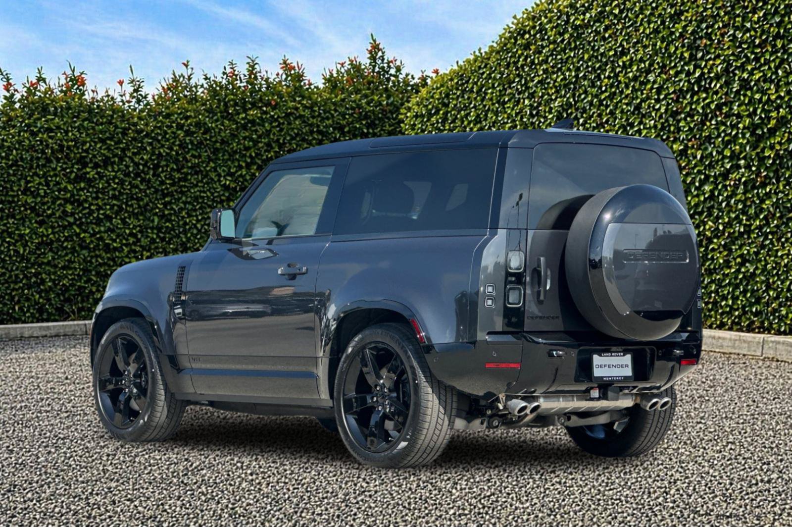 New 2026 Land Rover Defender 90 V8 AWD/4WD image 4