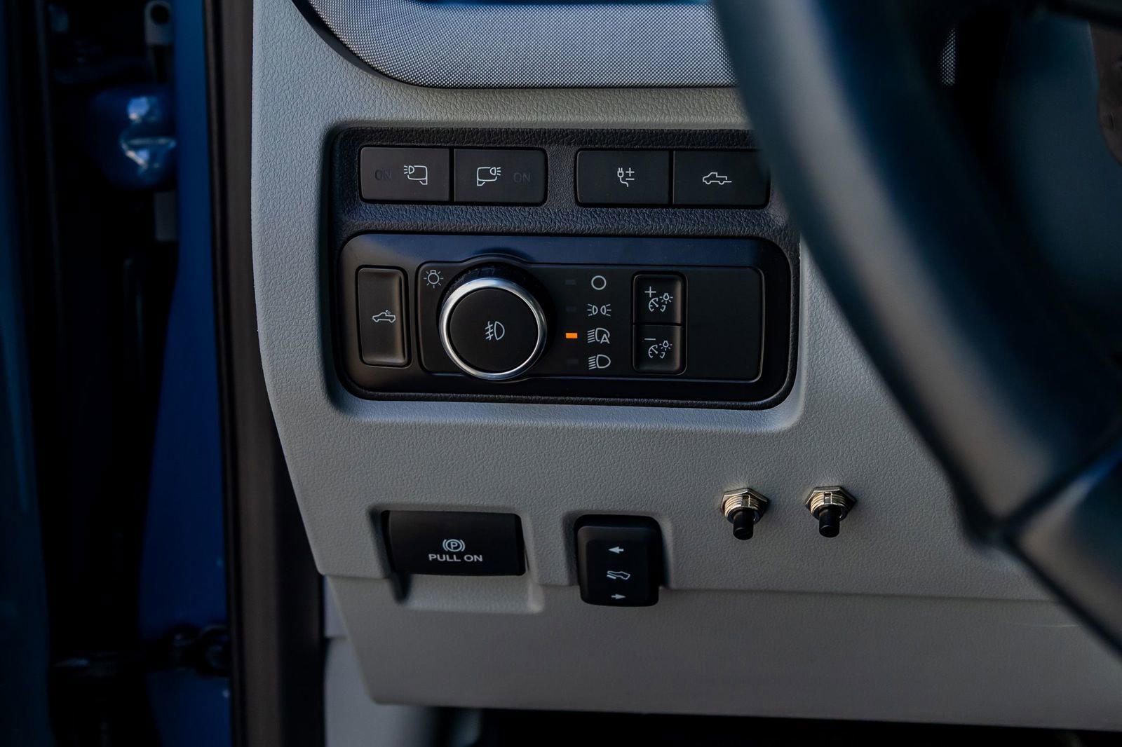 Used 2023 Ford F350 Limited w/ FX4 Off-Road Package image 21