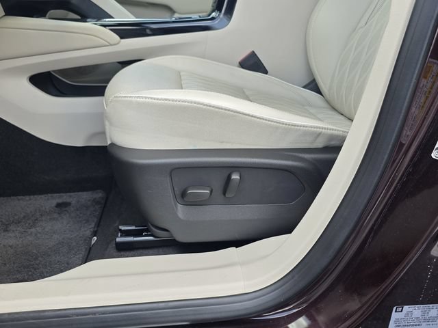 Used 2023 Buick Envision Avenir FWD image 14