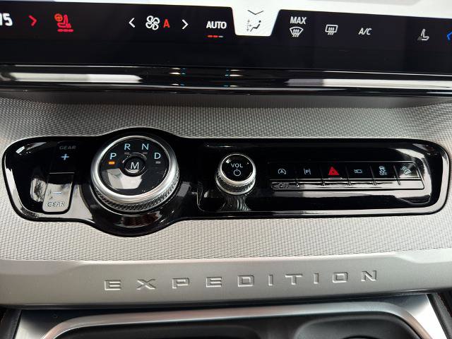 Certified 2025 Ford Expedition Active image 34
