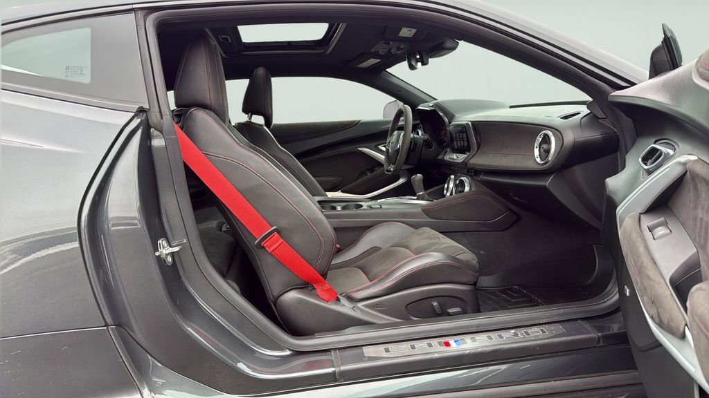 Used 2017 Chevrolet Camaro ZL1 image 12