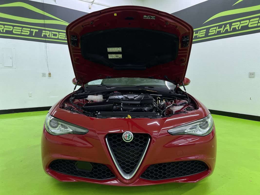 Used 2019 Alfa Romeo Giulia RWD image 4