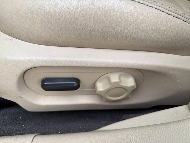 Used 2014 Ford Taurus SEL w/ Equipment Group 201A image 15