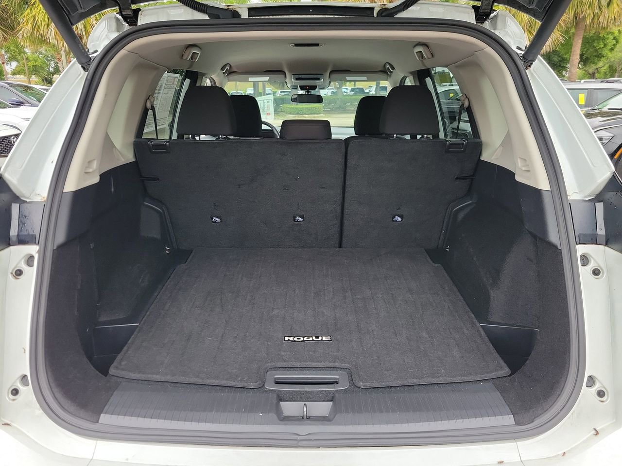 Used 2025 Nissan Rogue SV image 8