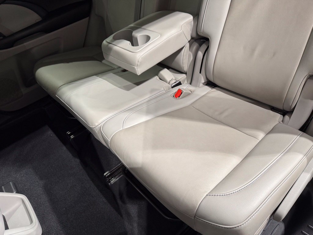 Certified 2019 Toyota Highlander XLE AWD/4WD image 21