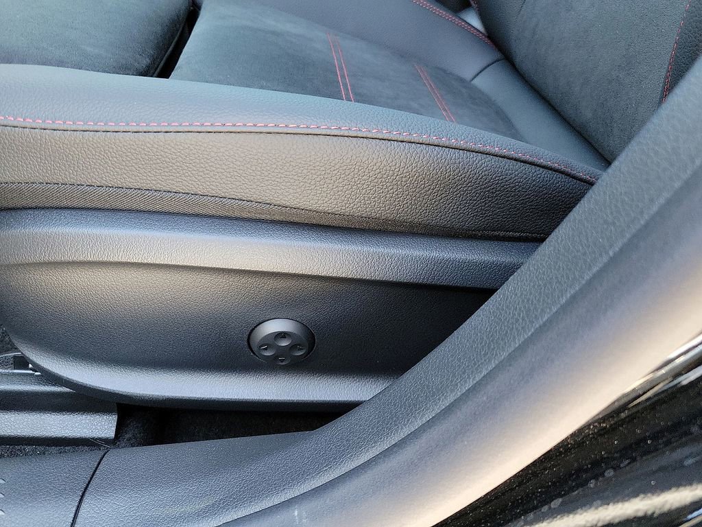 New 2025 Mercedes-Benz CLA 35 AMG 4MATIC image 17