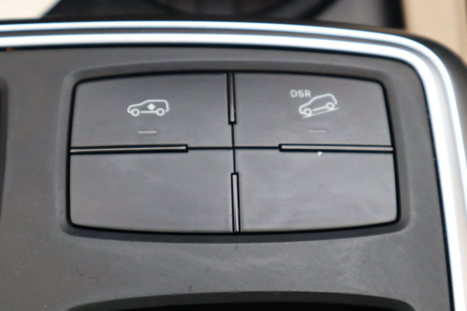 Used 2015 Mercedes-Benz GL 320 BlueTEC 4MATIC w/ Premium I Package image 35