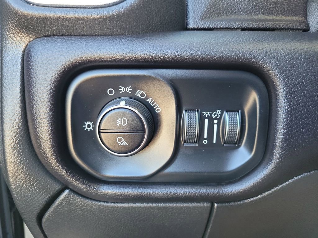 Used 2024 RAM 2500 Laramie w/ Towing Technology Group image 24