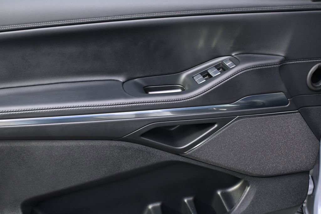 New 2025 Lincoln Navigator L Reserve w/ Jet Appearance Package image 23