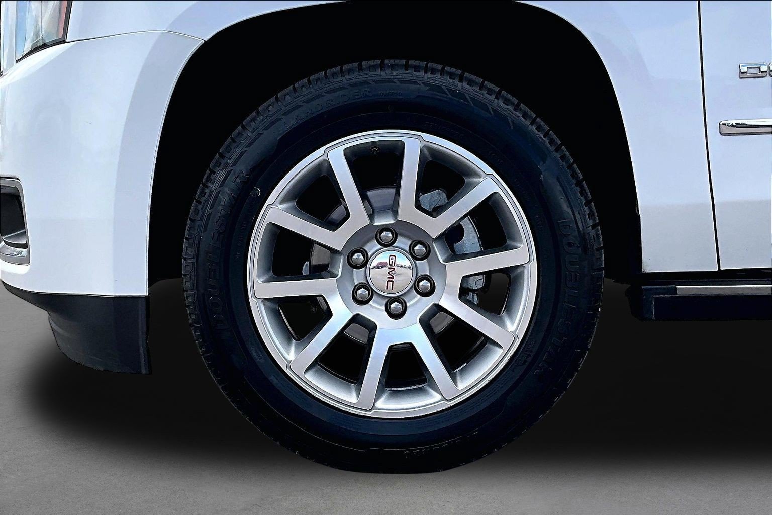 Used 2016 GMC Yukon Denali w/ Open Road Package AWD/4WD image 8