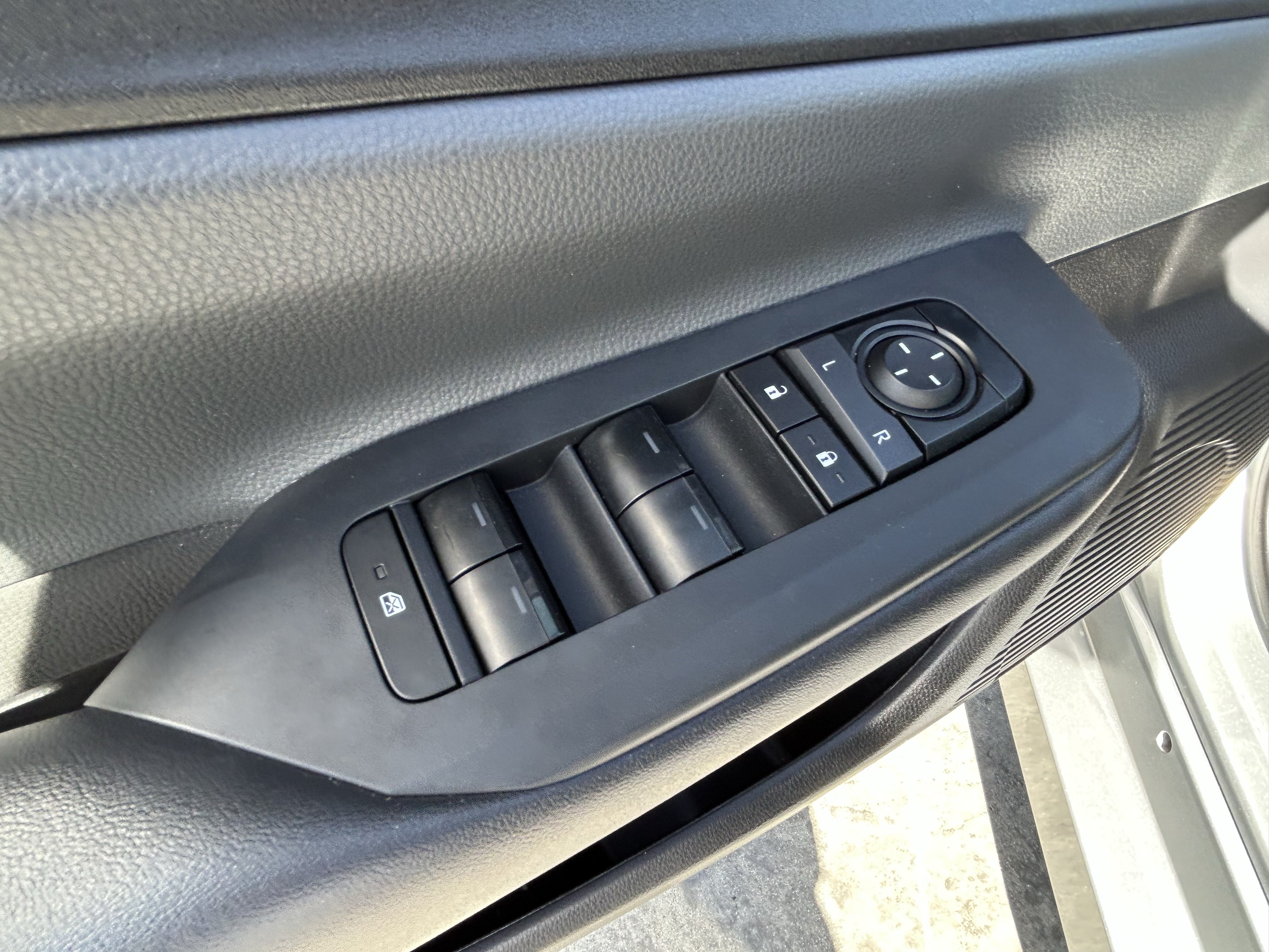 Certified 2025 Toyota Prius LE FWD image 16
