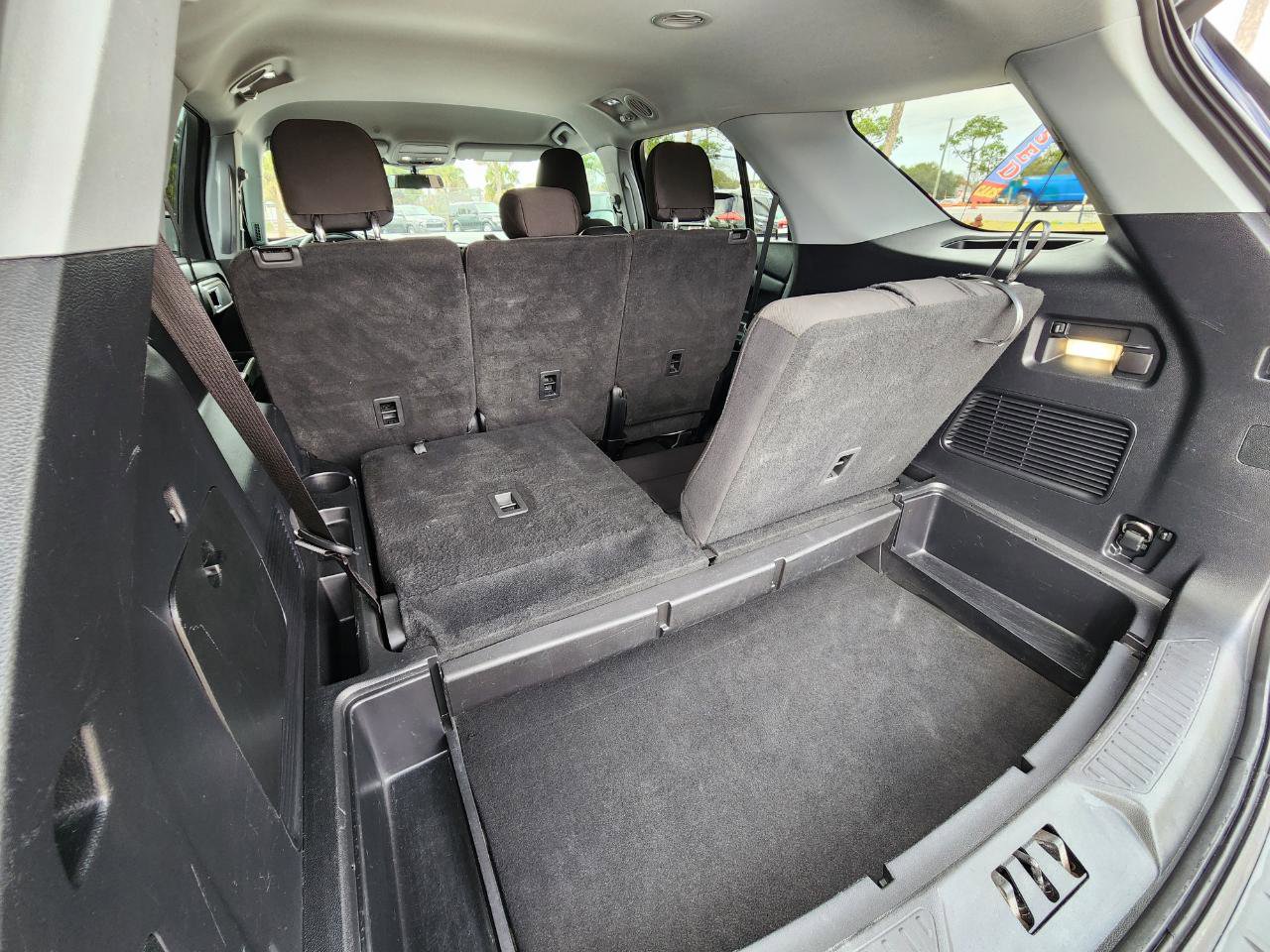 Used 2022 Ford Explorer XLT RWD image 33