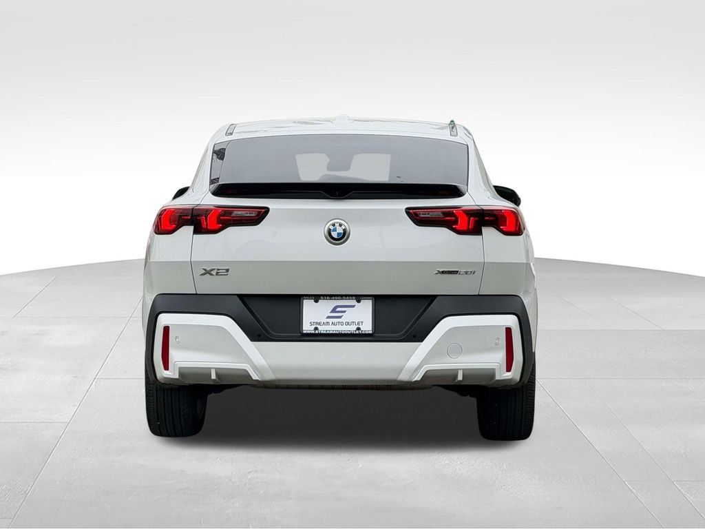 Used 2026 BMW X2 xDrive28i AWD/4WD image 8