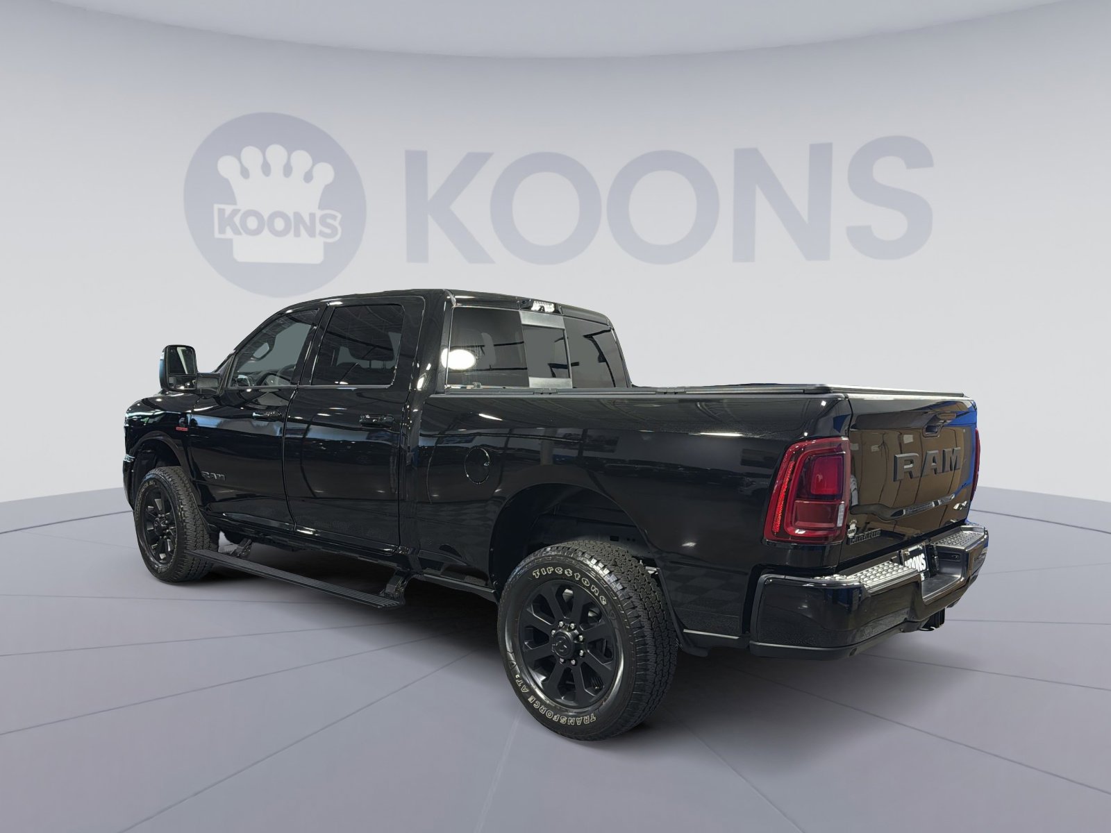 Used 2025 RAM 2500 Laramie AWD/4WD image 4