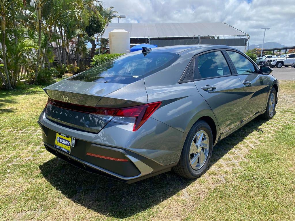 New 2026 Hyundai Elantra SE FWD image 25