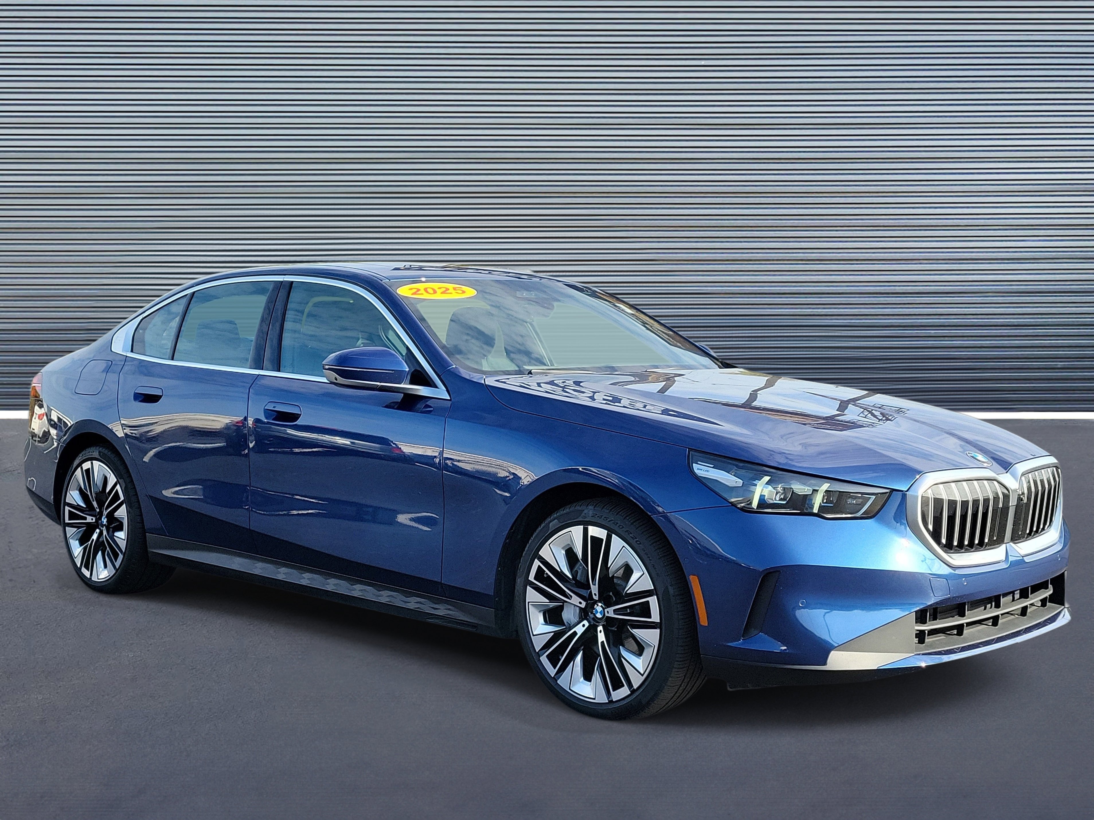 Used 2025 BMW 540i xDrive image 2