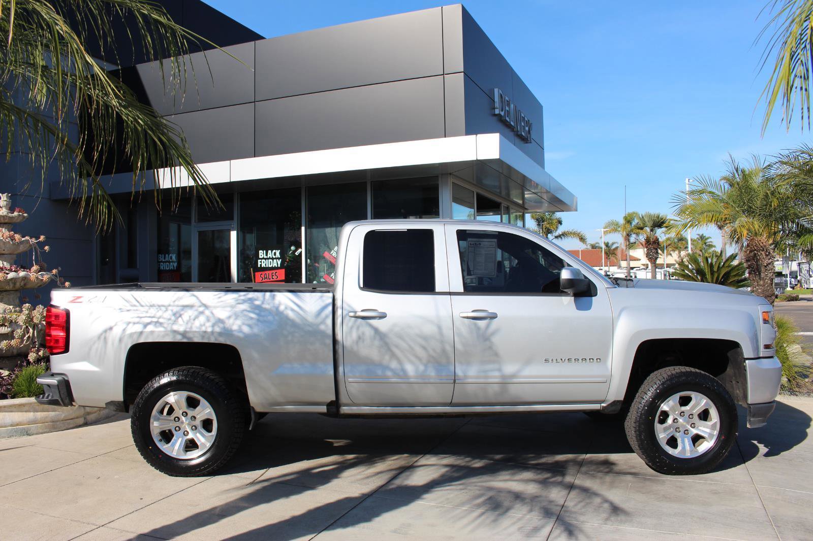 Used 2018 Chevrolet Silverado 1500 LT w/ All Star Edition image 10