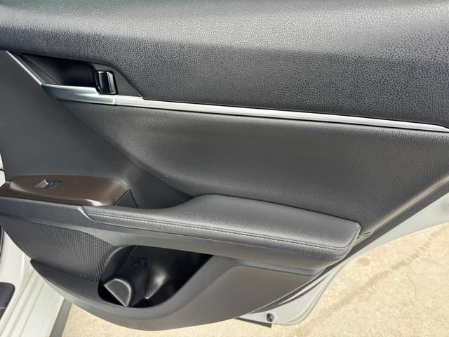 Used 2022 Toyota Camry XSE FWD image 9