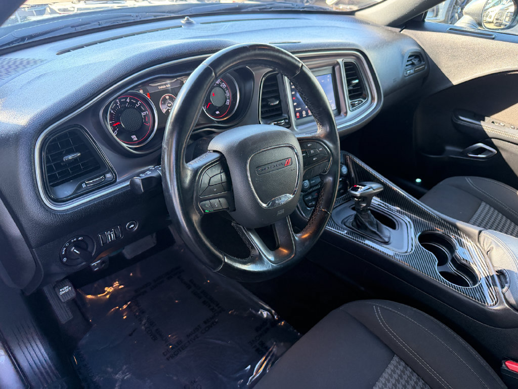 Used 2019 Dodge Challenger SXT RWD image 12
