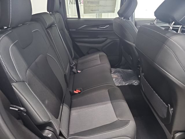New 2026 Jeep Grand Cherokee Laredo X AWD/4WD image 32