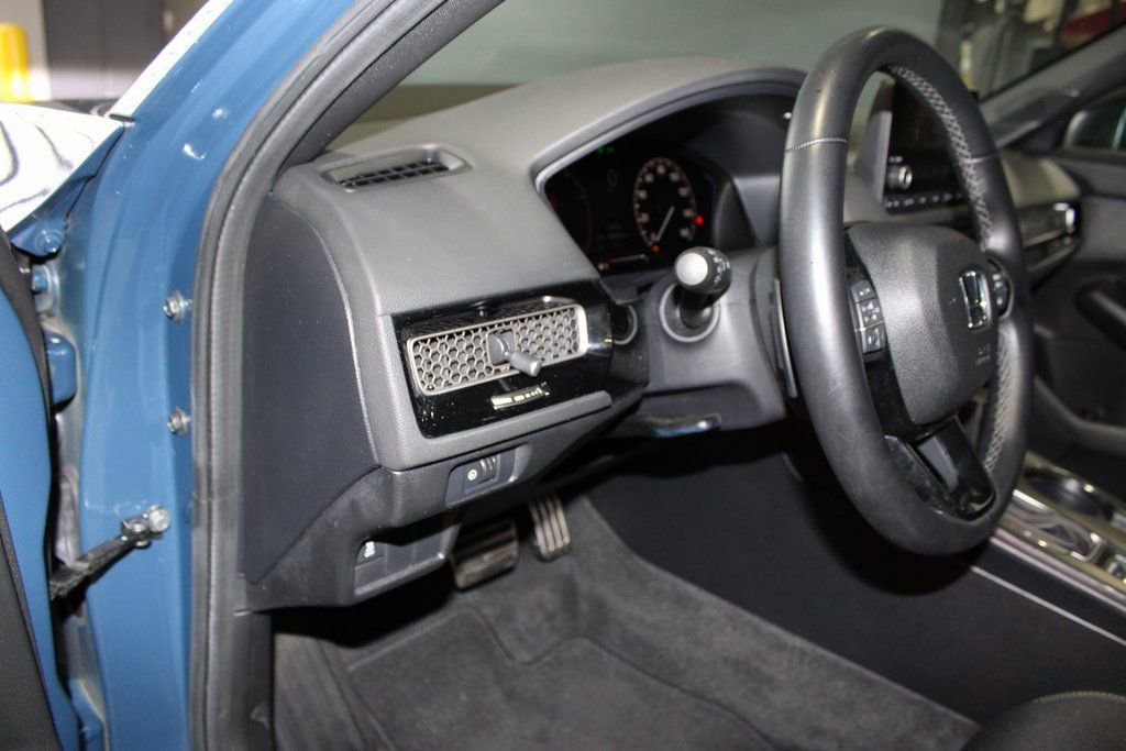 Used 2025 Honda Civic Sport image 13