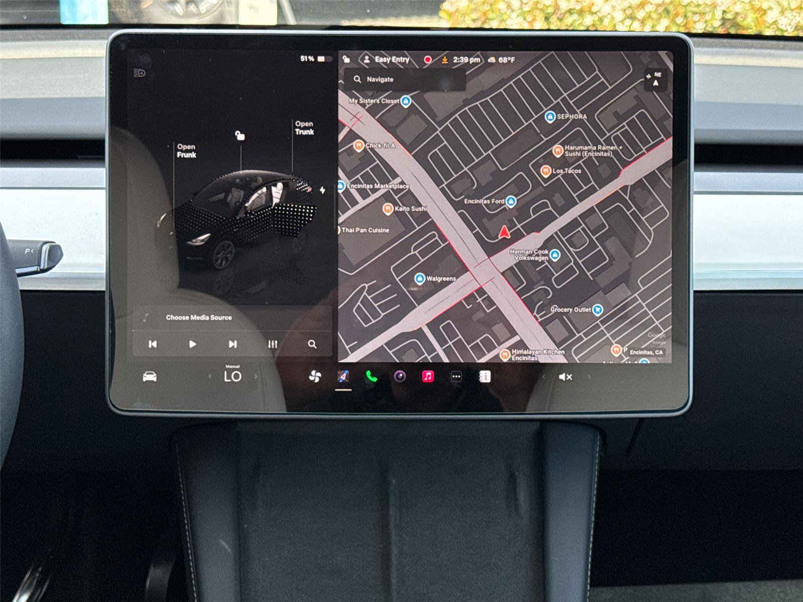 Used 2025 Tesla Model Y Long Range AWD/4WD image 25